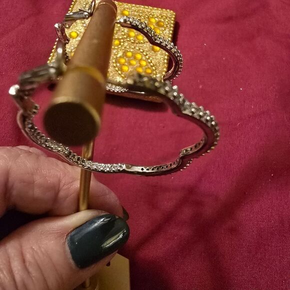 RHODIUM FLOWER SHAPED HOOPS WITH INSIDE AND OUTSIDE PAVE DIAMONDS - Picture 7 of 9